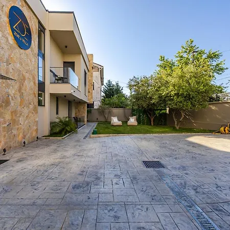 Aparthotel Zoe's By Ps 3*