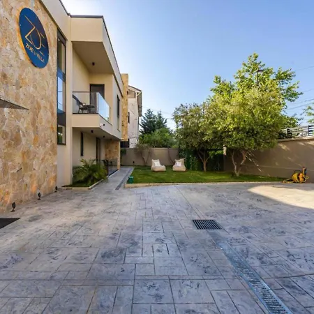 Zoe's By Ps Apartahotel 3*