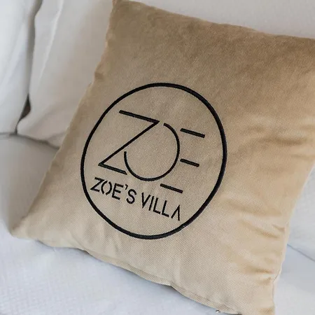 Zoe's By Ps *